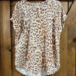 Large animal print top Lg